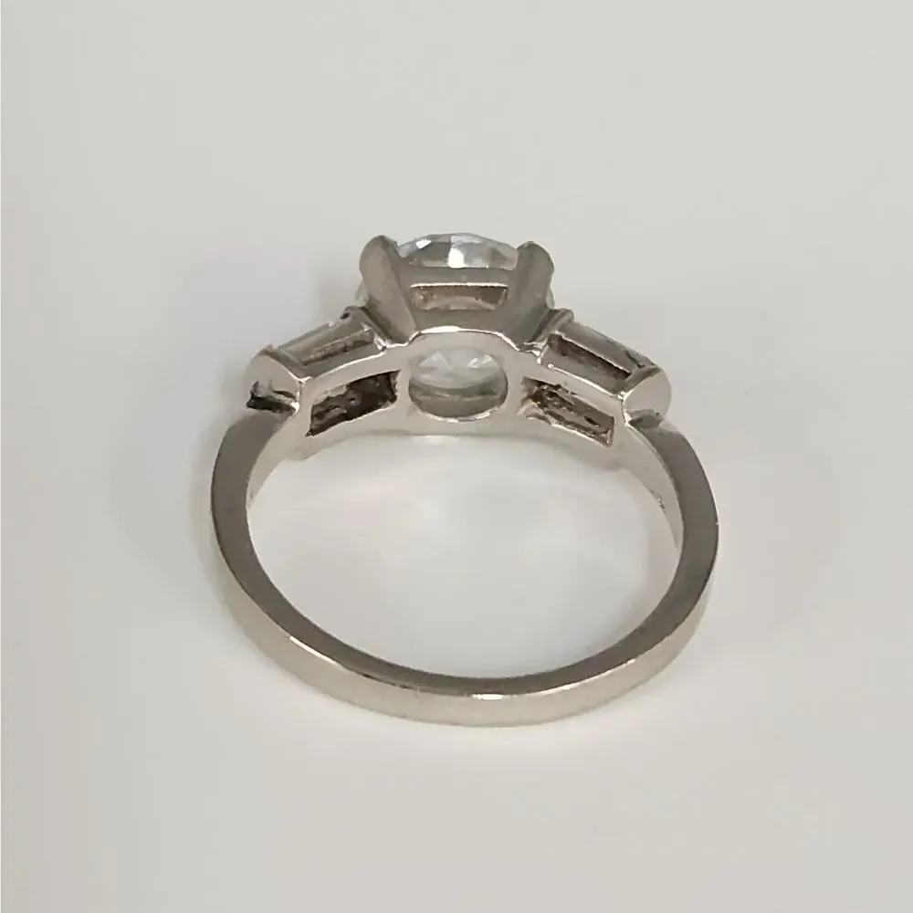 14k White Gold Round Reflex Stone with Baguette Accents size 5.5